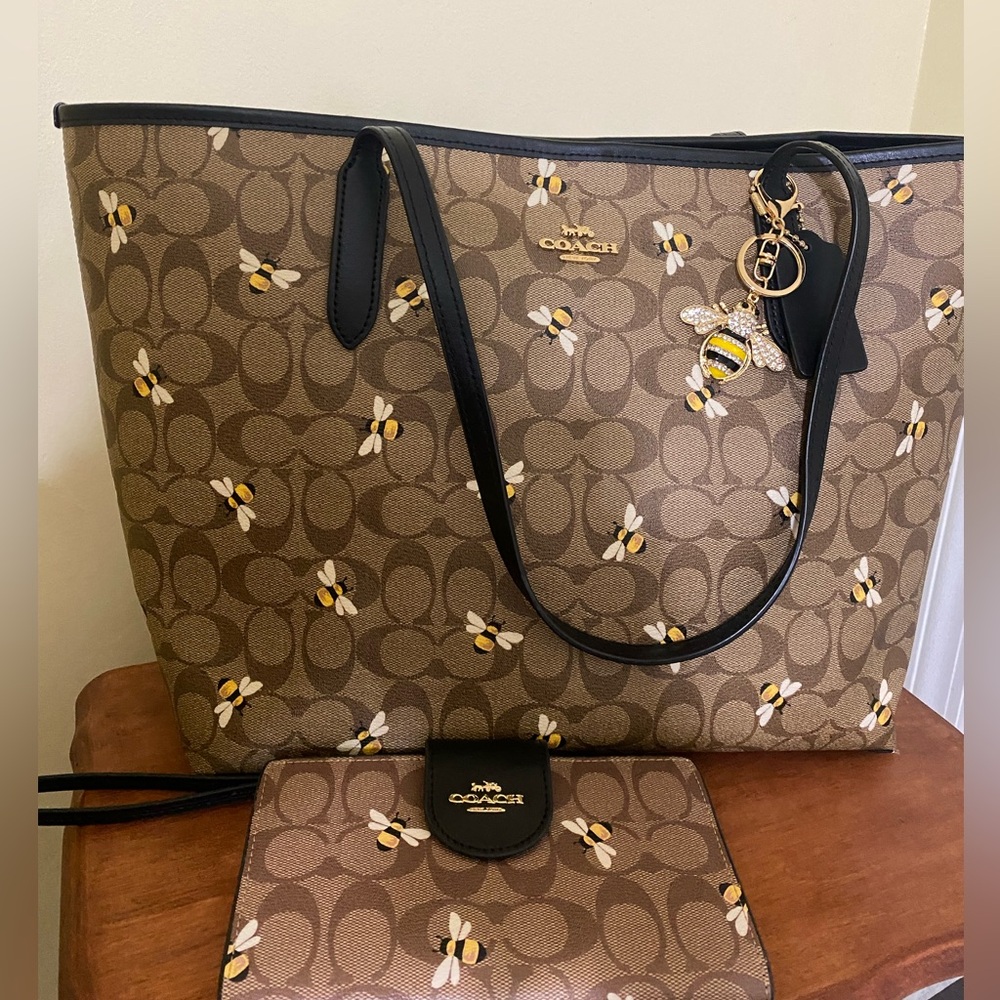 Coach honeybee city tote and matching wallet
